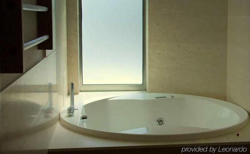 Sea Art Hotel Вадо Лигуре Екстериор снимка